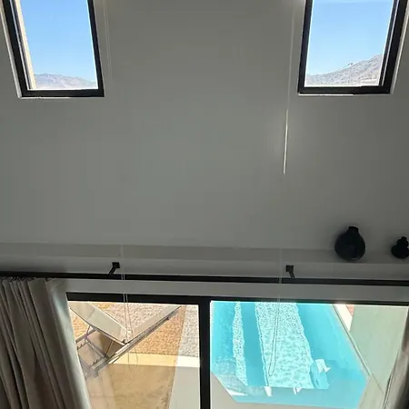 Theros Suite, Private Pool Retreat In Villa Skyros