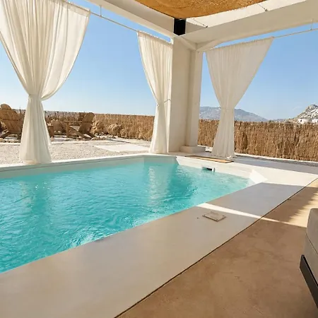 Theros Suite, Private Pool Retreat In