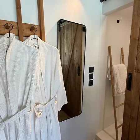 Theros Suite, Private Pool Retreat In Villa Skyros